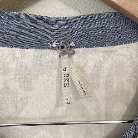 Gimmicks By BKE Top Womens L V-Neck 3/4 Sleeve Pullover Shirt Lace Beaded Boho - Picture 2 of 15